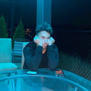 Meet your Posher, Matias